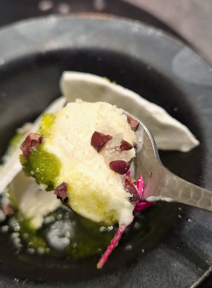WOOHANA Jonggak · fresh Hanwoo beef tartare (yukhoe)