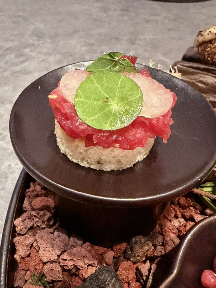 우하나 종각역점 · 광화문 맛집 한우오마카세 · 신선한 한우 육회