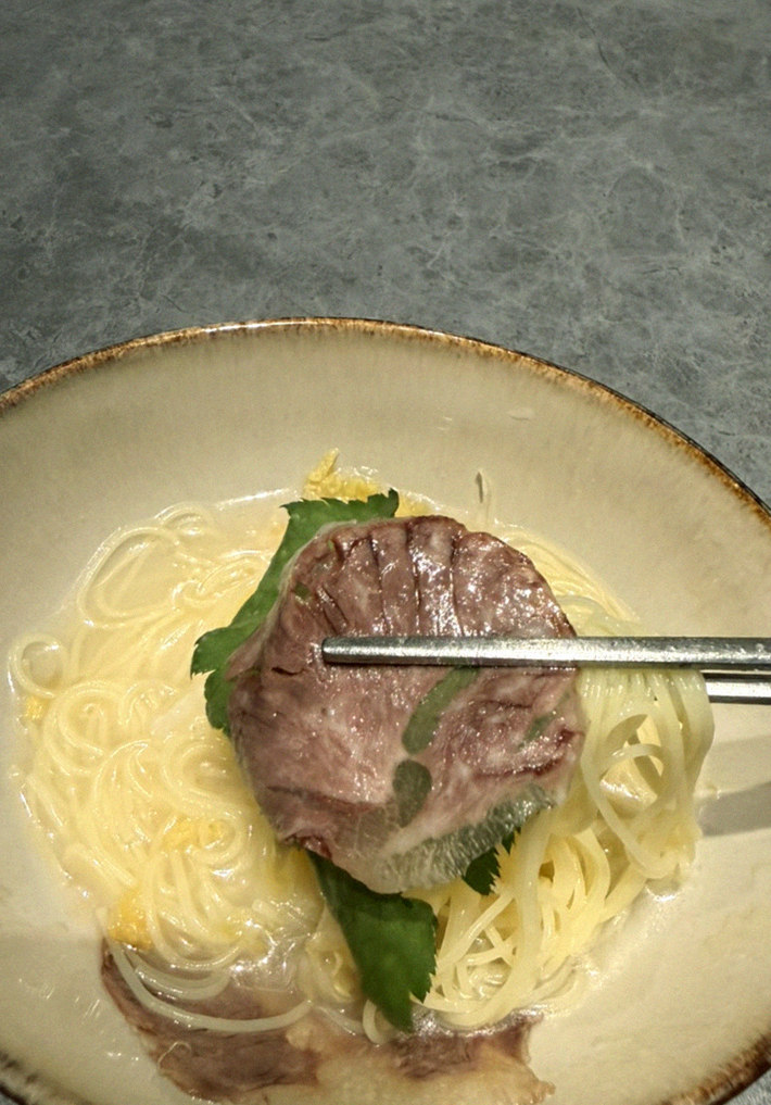 우하나 종각역점 · 광화문 맛집 한우오마카세 · 신선한 한우 육회