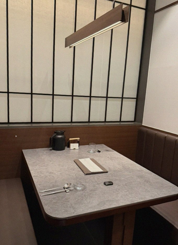 우하나 종각역점 · 광화문 맛집 한우오마카세 · 전 좌석 프라이빗 룸 내부 분위기