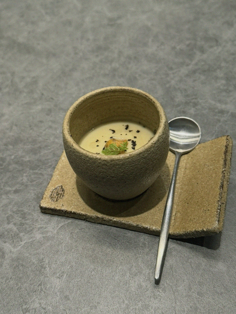 WOOHANA Jonggak · a warm soup to finish the course