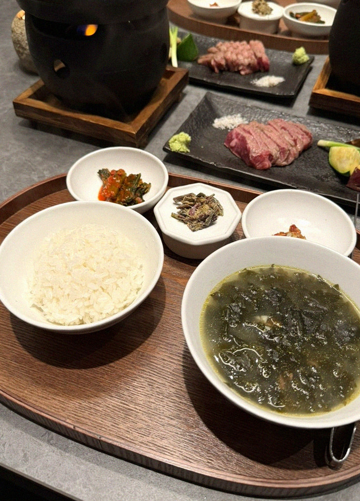 WOOHANA Jonggak · the rice course with accompaniments