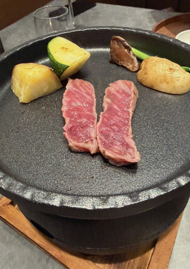 WOOHANA Jonggak · Hanwoo beef grilling over binchotan charcoal