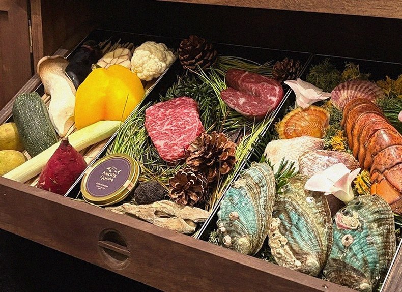 우하나 종각역점 · 종각 맛집 광화문 맛집 · 시그니처 한우 쇼잉 — 진열함에 담긴 마블링 한우와 캐비아