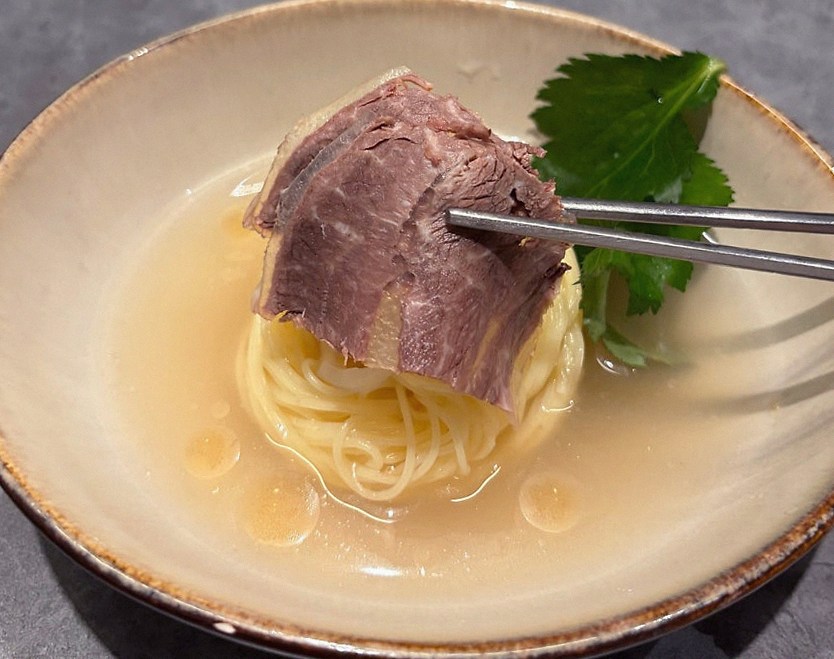 우하나 종각역점 · 종각 맛집 광화문 맛집 · 한 접시씩 정성껏 플레이팅된 한우 코스 요리