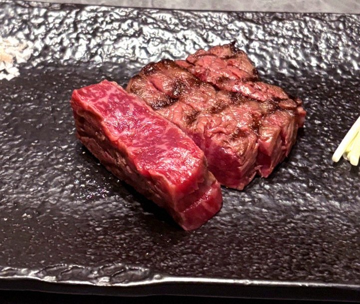 우하나 종각역점 · 종각 맛집 광화문 맛집 · 마블링이 살아있는 프리미엄 한우 쇼잉