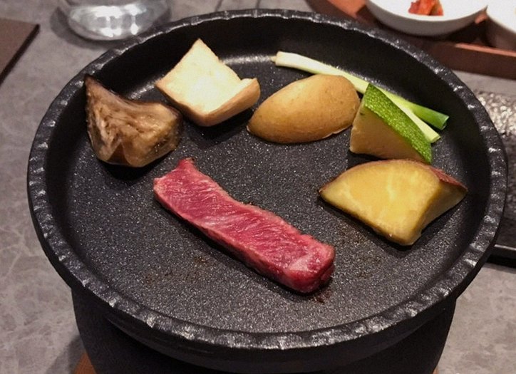 WOOHANA Yeouido · fresh Hanwoo beef tartare (yukhoe)