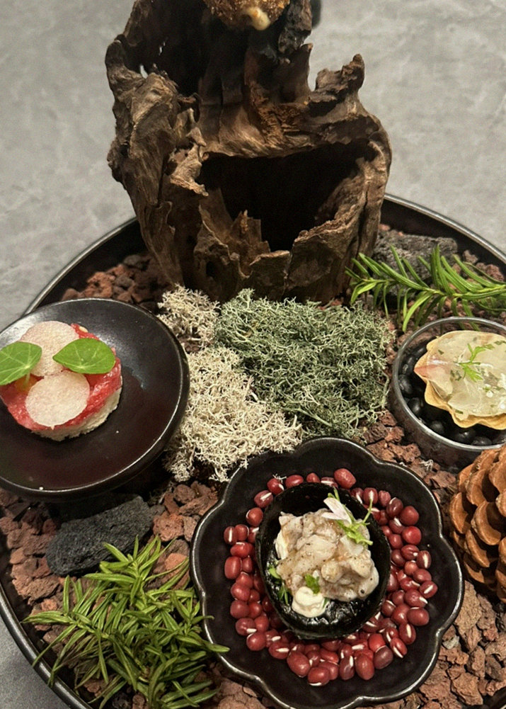 우하나 여의도점 · 여의도 룸식당 여의도 맛집 · 시그니처 한우 쇼잉 — 진열함에 담긴 마블링 한우와 캐비아
