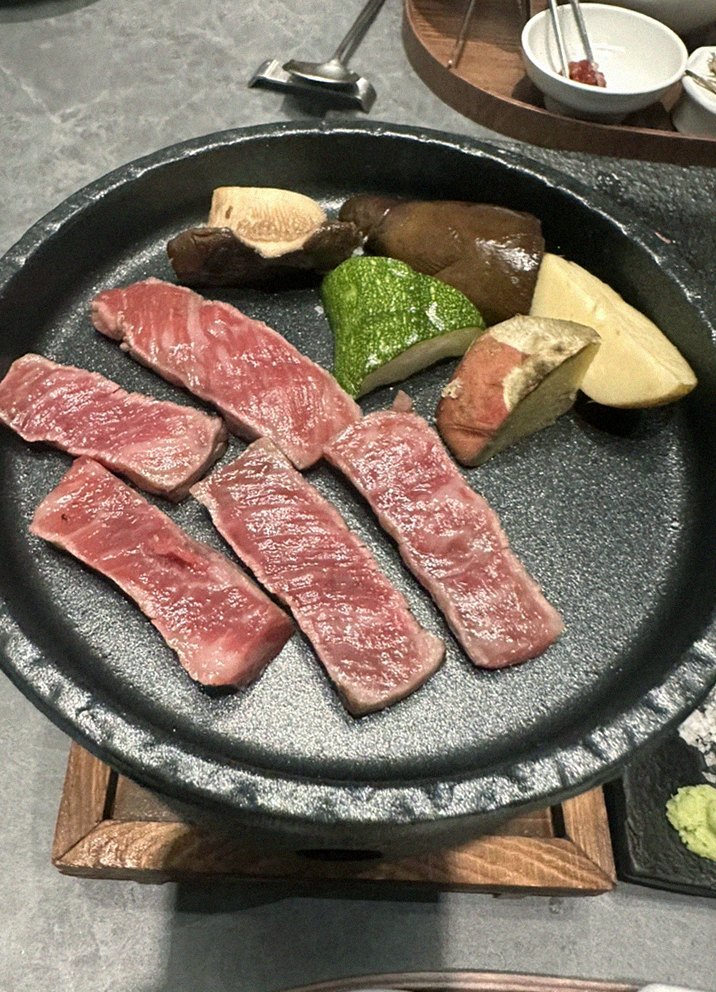 우하나 여의도점 · 여의도 룸식당 여의도 맛집 · 비장탄 그릴 위에서 익어가는 한우