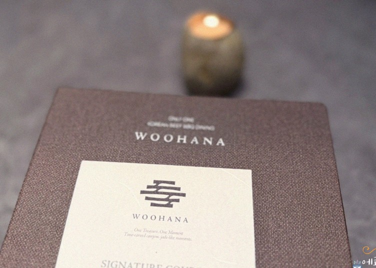 WOOHANA Yeouido · 招牌韩牛展示 — 木盒中呈现的雪花韩牛与鱼子酱