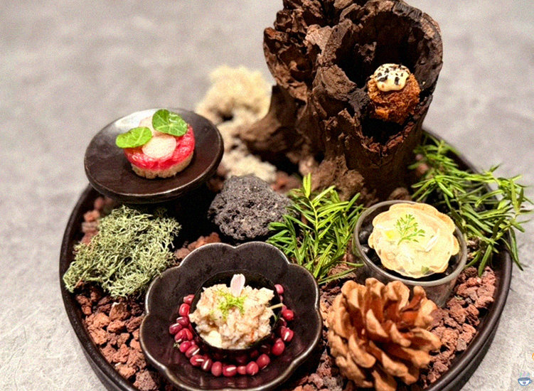 WOOHANA Yeouido · 招牌韩牛展示 — 木盒中呈现的雪花韩牛与鱼子酱