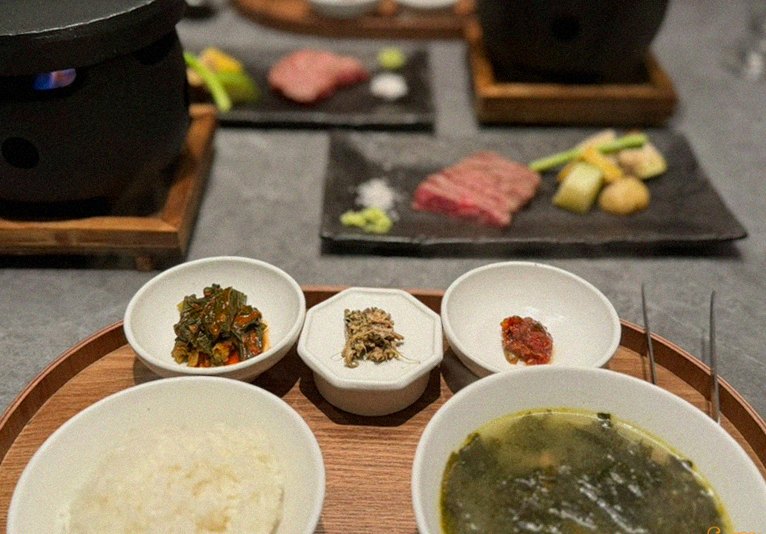 WOOHANA Yeouido · 精致的韩式小菜