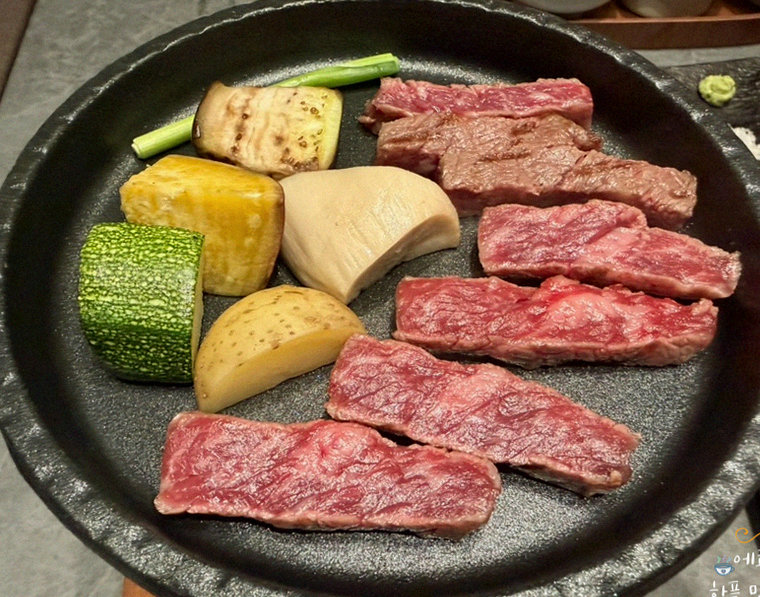 WOOHANA Yeouido · 备长炭上烤制的韩牛