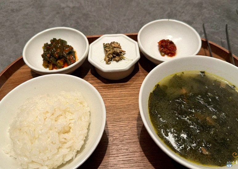 WOOHANA Yeouido · 精致的韩式小菜