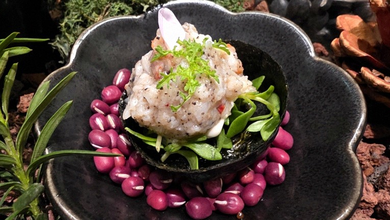 WOOHANA Yeouido · fresh Hanwoo beef tartare (yukhoe)