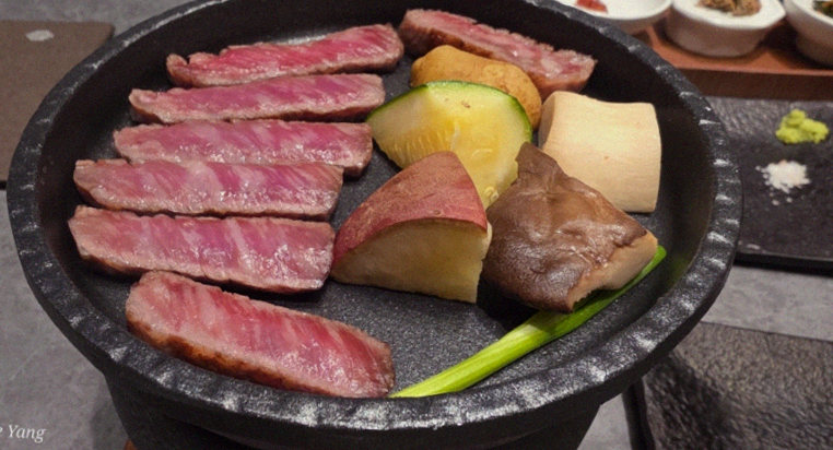 WOOHANA Yeouido · Hanwoo beef grilling over binchotan charcoal