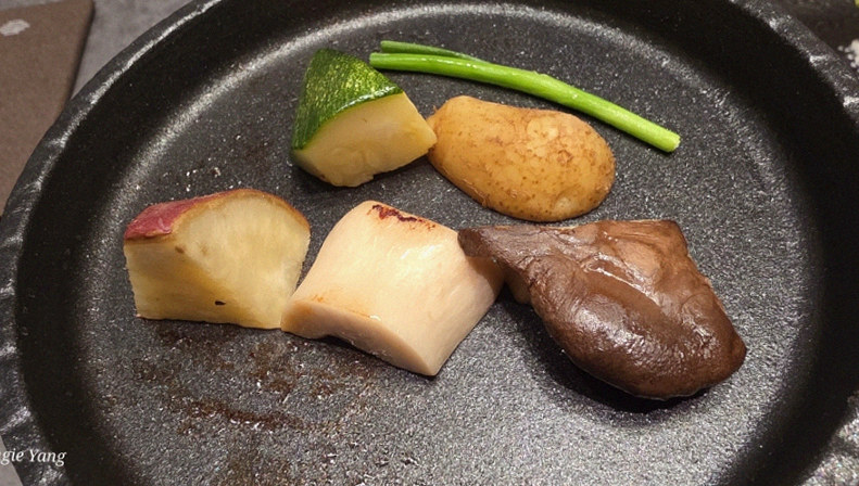 WOOHANA Yeouido · a plated course of Hanwoo beef
