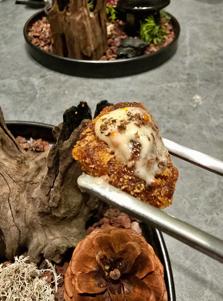 WOOHANA Yeouido · fresh Hanwoo beef tartare (yukhoe)