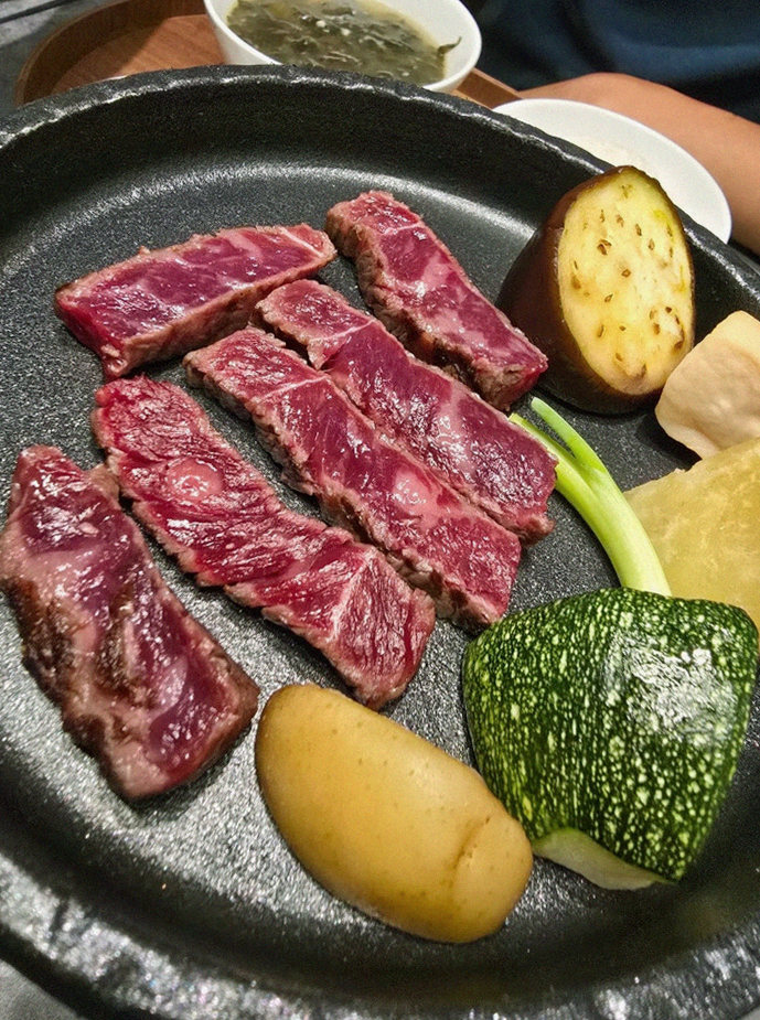 WOOHANA Yeouido · premium marbled Hanwoo beef presented before grilling