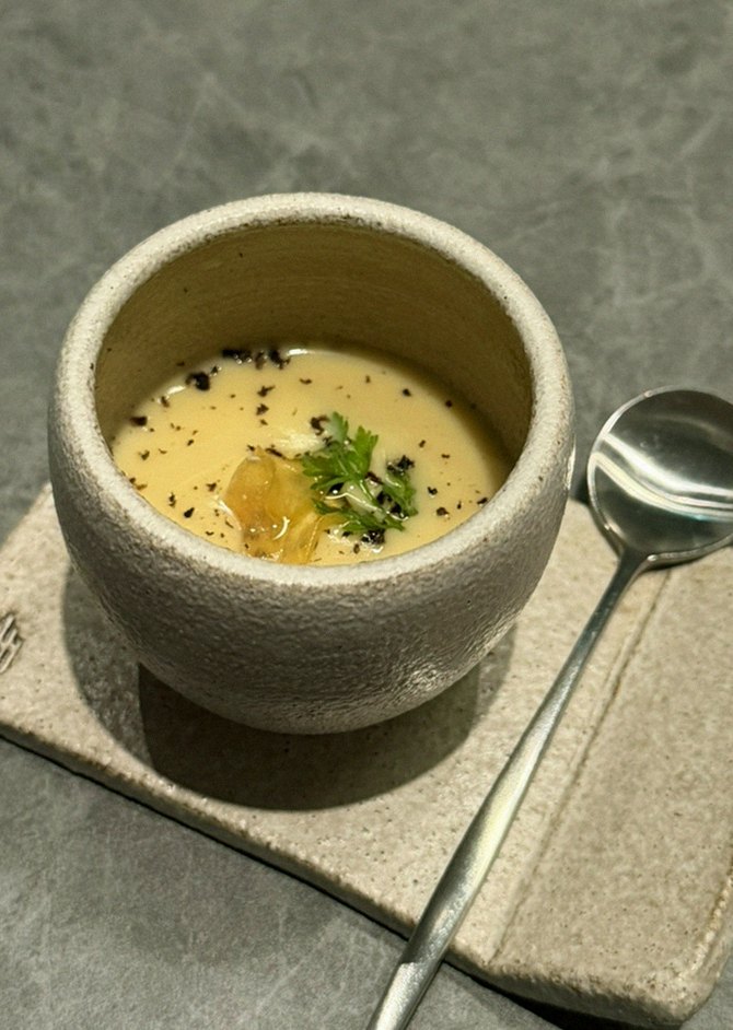 WOOHANA Yeouido · a warm soup to finish the course
