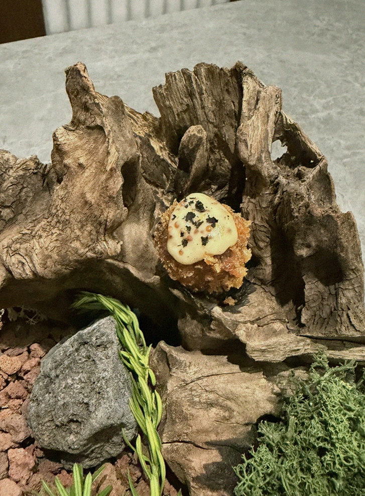 WOOHANA Yeouido · fresh Hanwoo beef tartare (yukhoe)