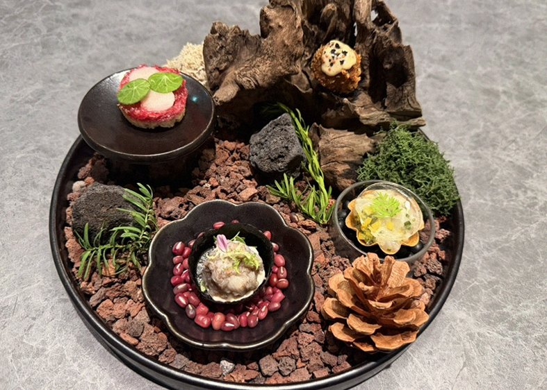 WOOHANA Yeouido · a plated course of Hanwoo beef