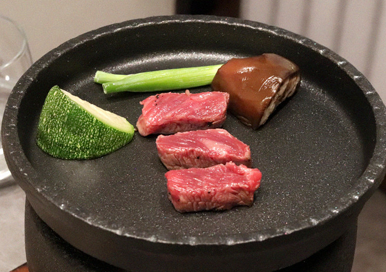 우하나 여의도점 · 여의도 룸식당 여의도 맛집 · 한 접시씩 정성껏 플레이팅된 한우 코스 요리
