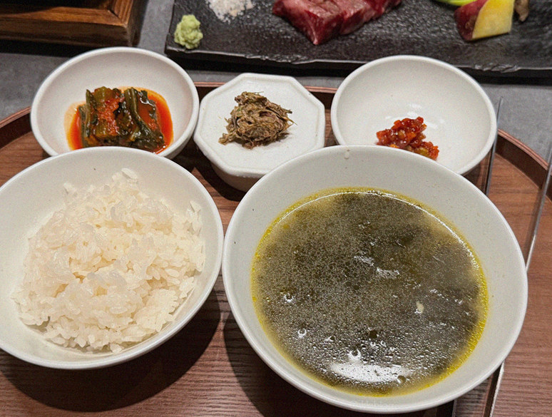 WOOHANA Yeouido · 食事コースとお供