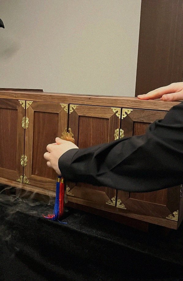WOOHANA Yeouido · the signature Hanwoo showing — marbled beef cuts and caviar presented in a display chest
