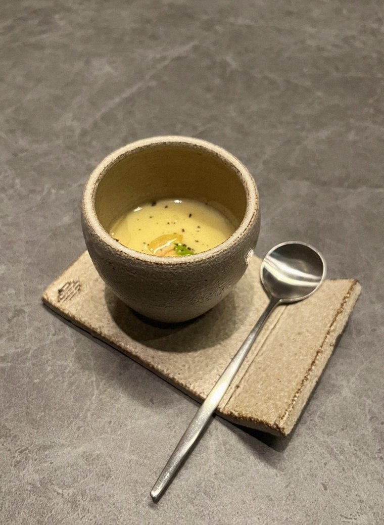 WOOHANA Yeouido · a warm soup to finish the course