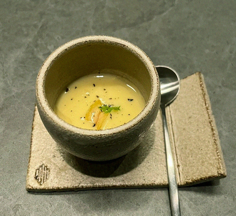 WOOHANA Yeouido · a warm soup to finish the course