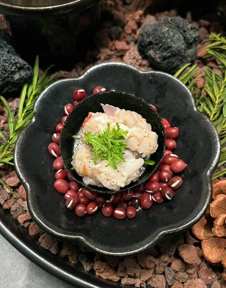 WOOHANA Yeouido · fresh Hanwoo beef tartare (yukhoe)
