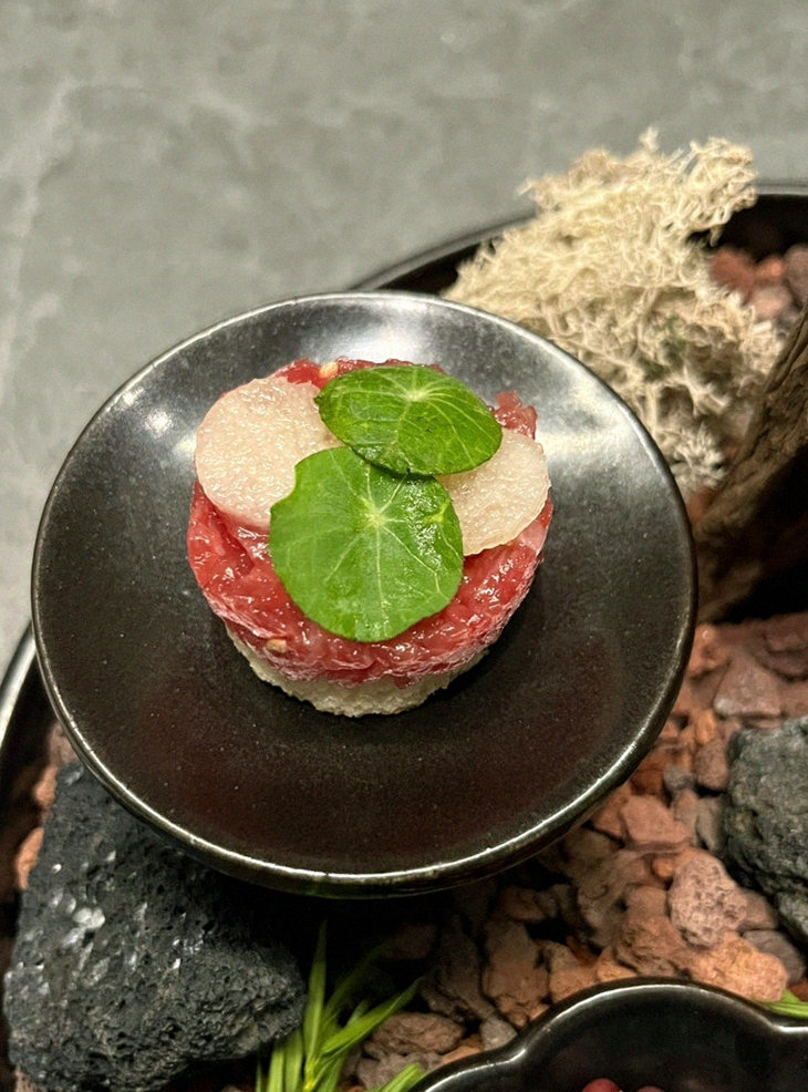 WOOHANA Yeouido · fresh Hanwoo beef tartare (yukhoe)