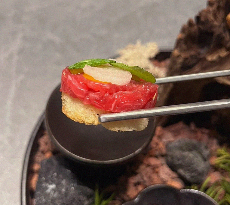WOOHANA Yeouido · fresh Hanwoo beef tartare (yukhoe)