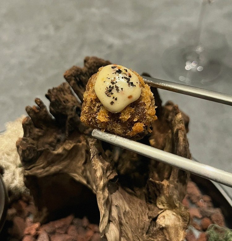 WOOHANA Yeouido · fresh Hanwoo beef tartare (yukhoe)