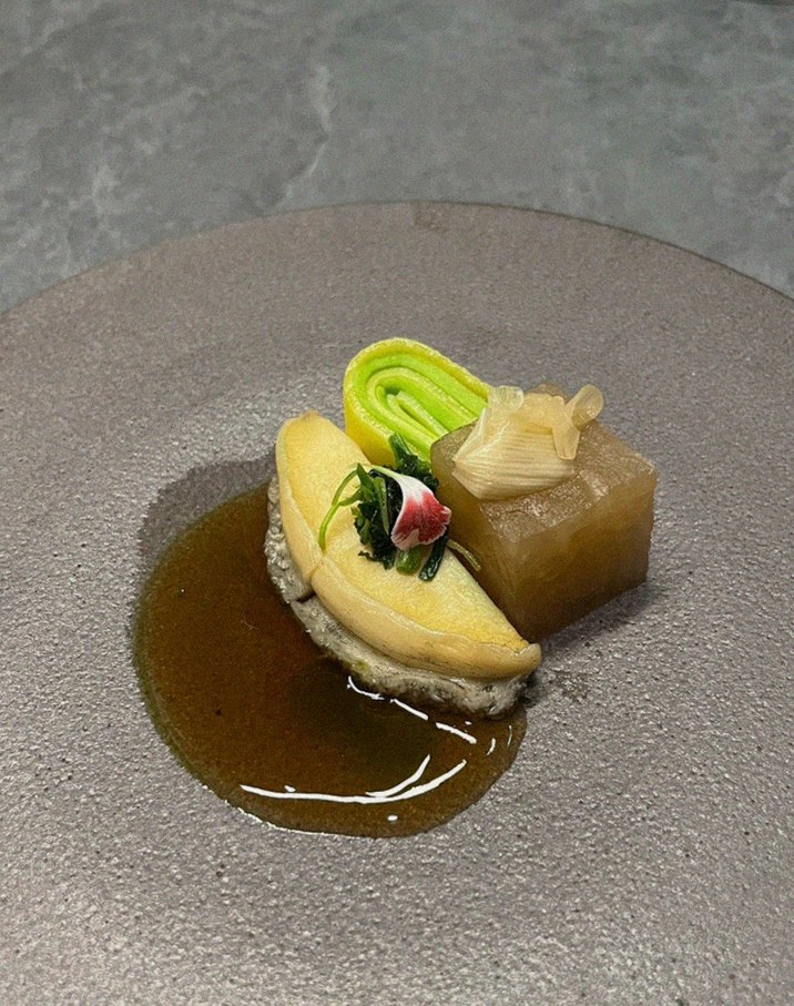 WOOHANA Yeouido · a plated course of Hanwoo beef