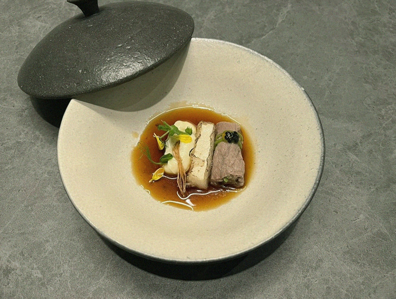 WOOHANA Yeouido · a plated course of Hanwoo beef