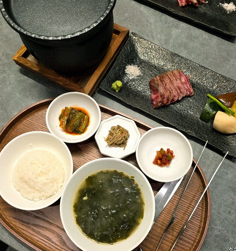 WOOHANA Yeouido · 彩り豊かなおかず(バンチャン)