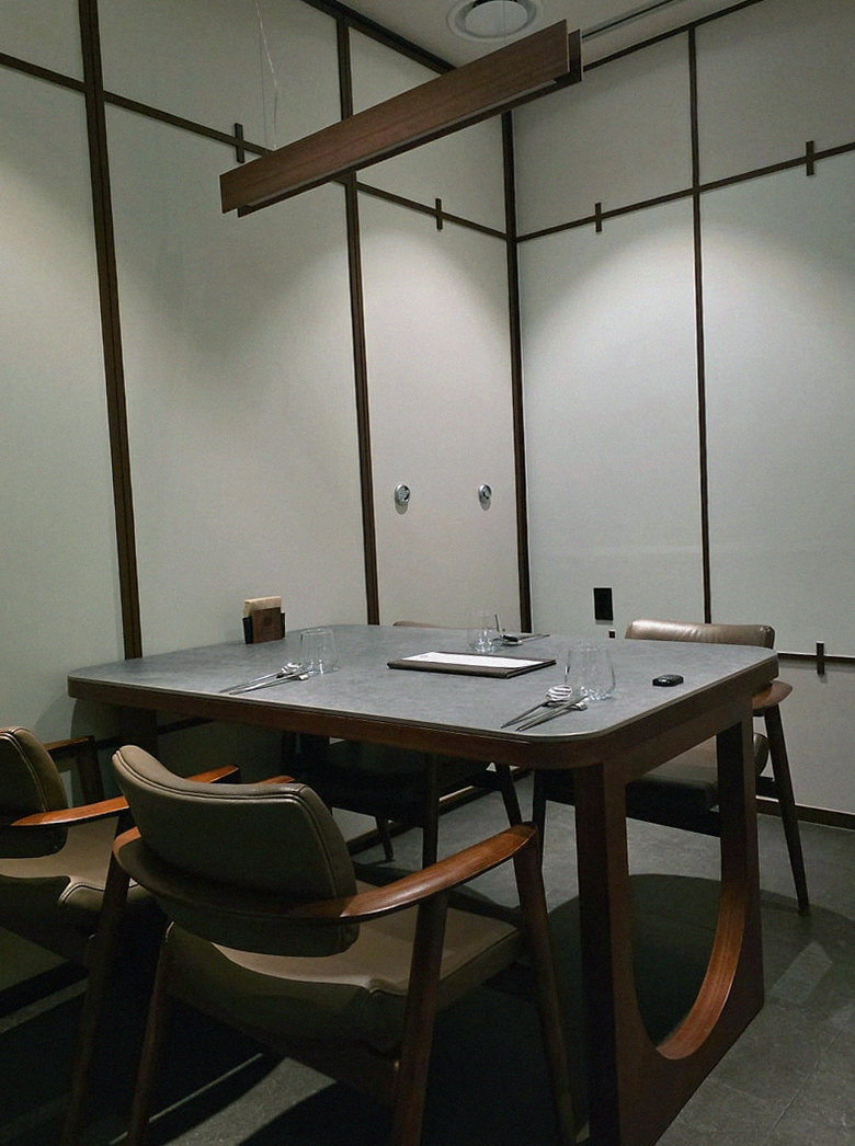 WOOHANA Yeouido · 全席個室のプライベートルーム