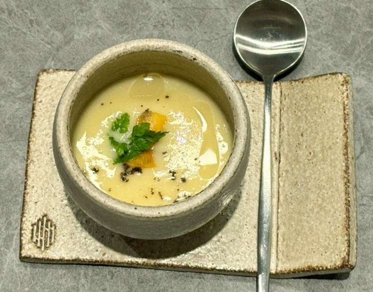 WOOHANA Yeouido · 締めの温かいスープ