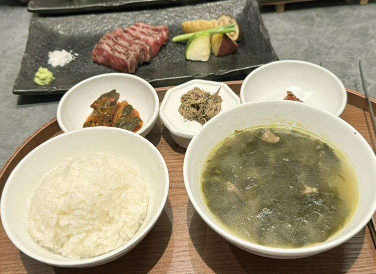 WOOHANA Yeouido · 締めの温かいスープ