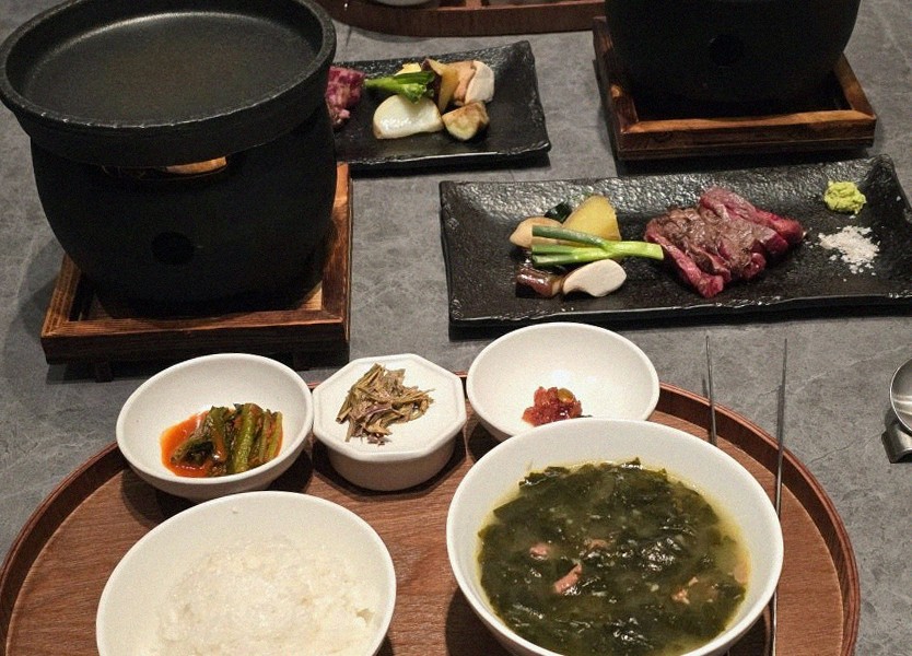 WOOHANA Jonggak · assorted Korean side dishes (banchan)