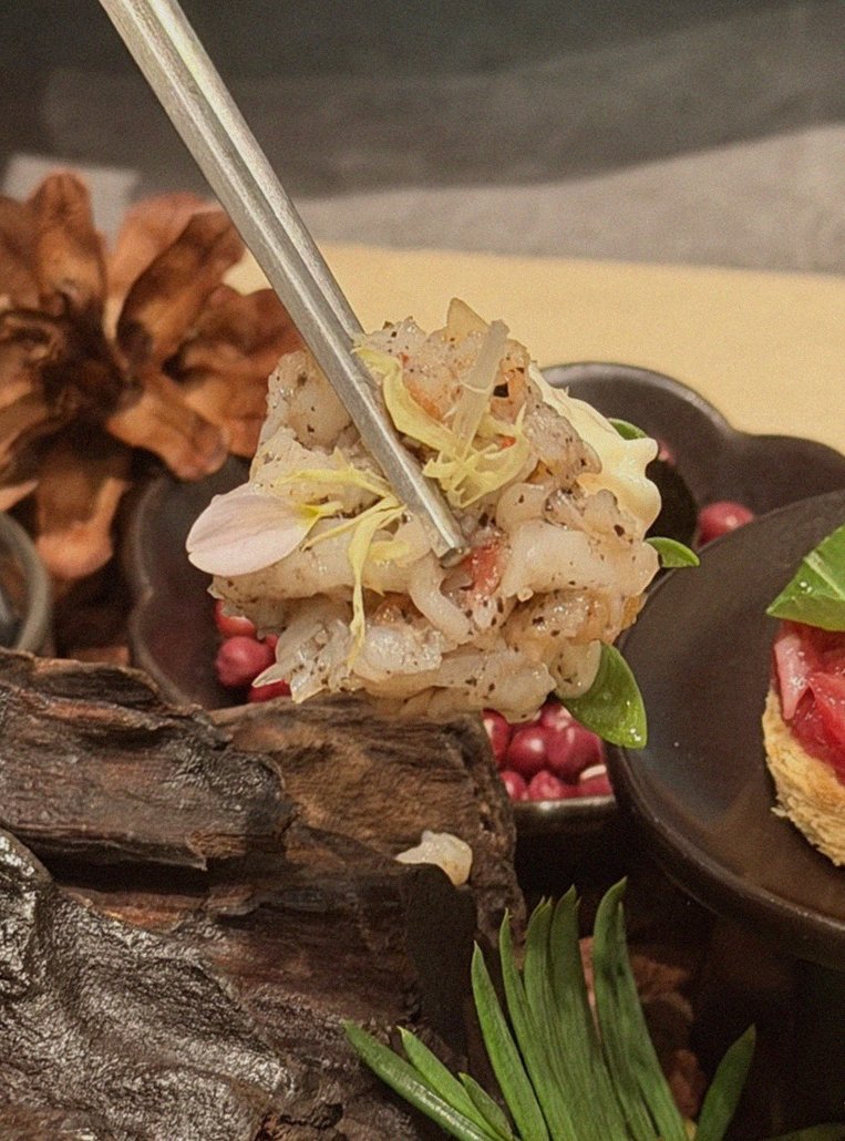 WOOHANA Jonggak · a plated course of Hanwoo beef