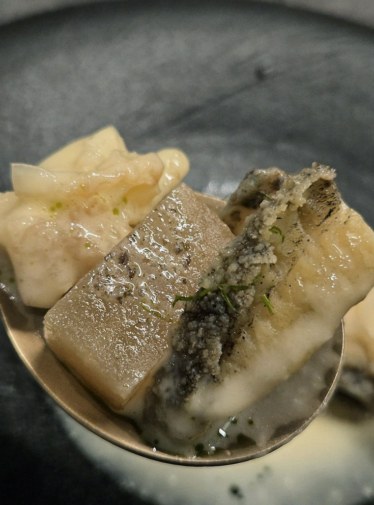 GOWOOGA Gwanghwamun · seafood course served alongside the beef