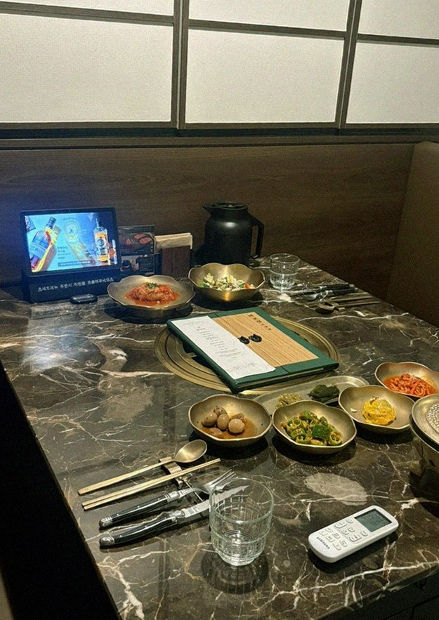 DAEBOJUNG City Hall · the full Hanwoo omakase table