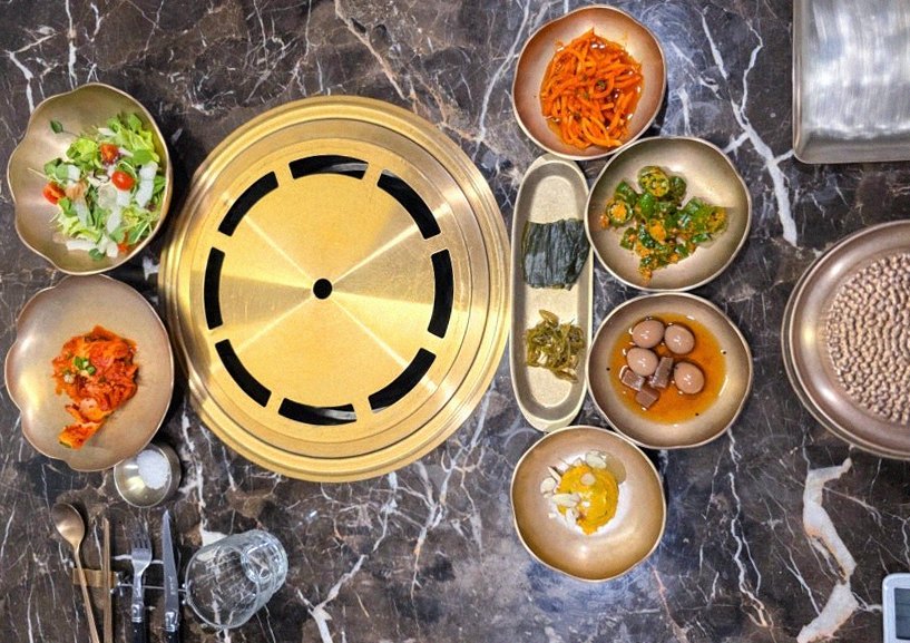 DAEBOJUNG City Hall · 彩り豊かなおかず（バンチャン）
