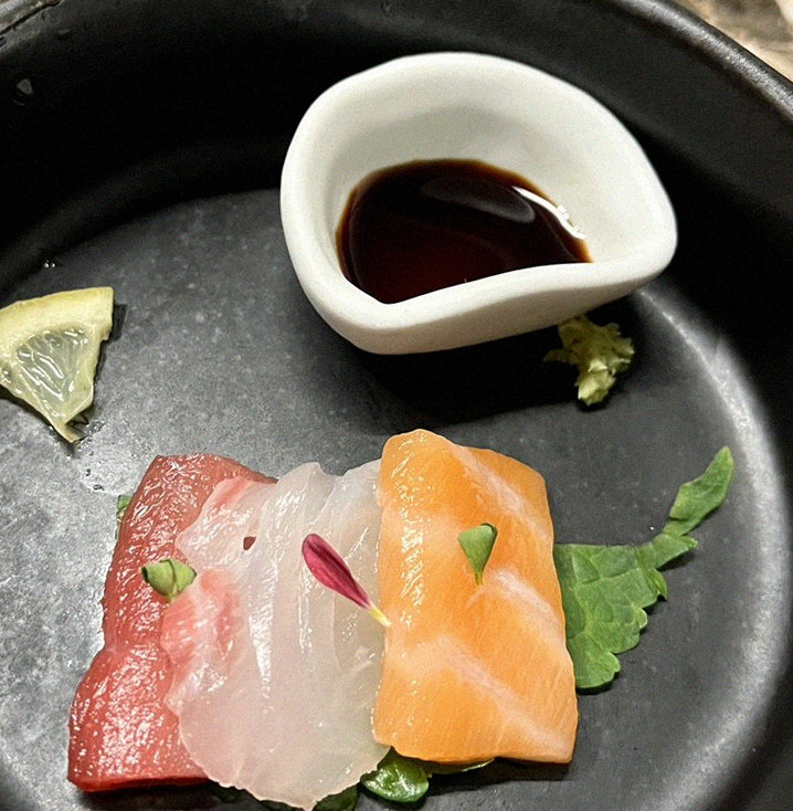DAEBOJUNG City Hall · 套餐中搭配的海鲜料理