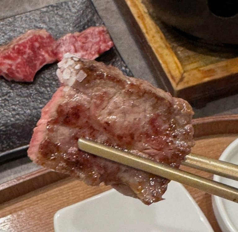 고우가 광화문점 · 안국 역 데이트 맛집 · 마블링이 살아있는 프리미엄 한우 쇼잉