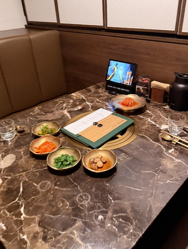 대보정 시청역점 · 한 상 가득 차려진 한우 오마카세 코스