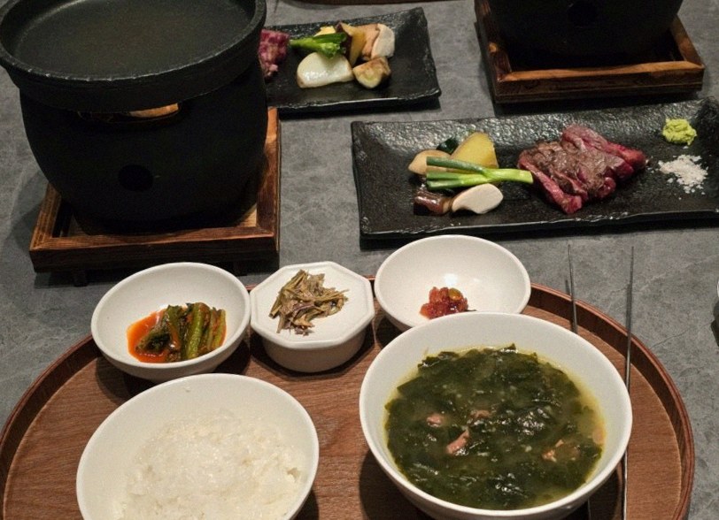 WOOHANA Yeouido · 精致的韩式小菜